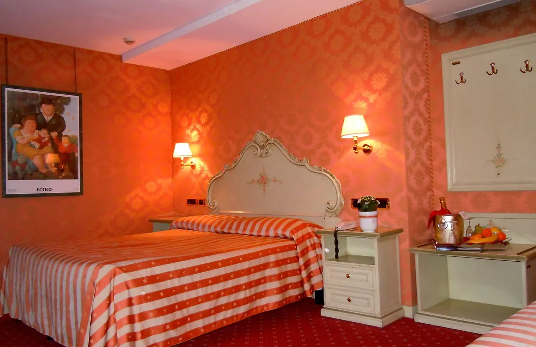 Hotel Lux-1